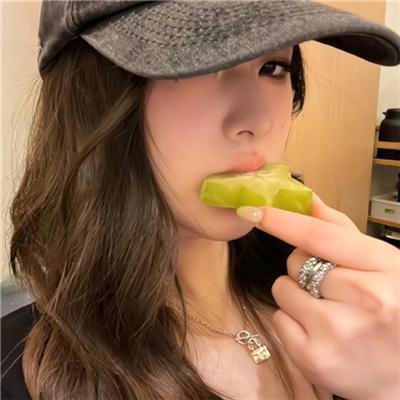 香闺春暖